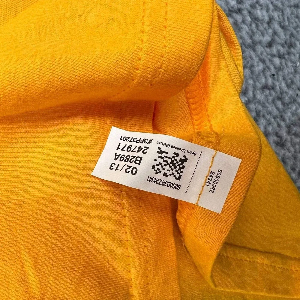 Vintage Los Angeles LA Lakers #24‎ Shirt Men XL Yellow Adidas Short Sleeve New